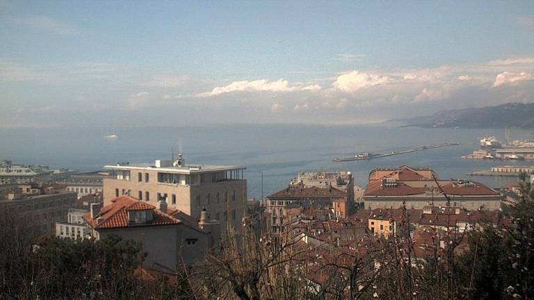 Več vremenskih front, najsolidnejša prihaja v petek