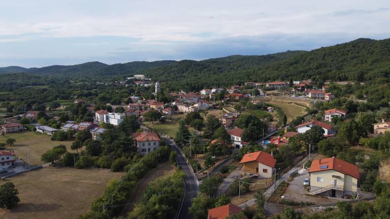 Briščiki na osebni izkaznici zaenkrat ostajajo ... »Bri«