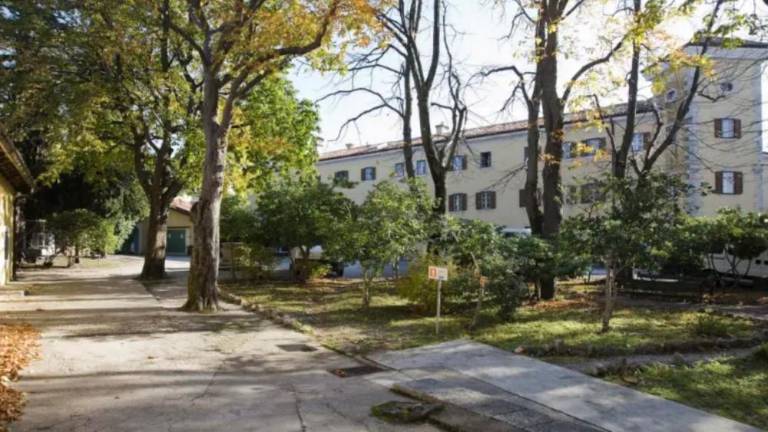 Dijaki iz Devina iščejo streho za praznike