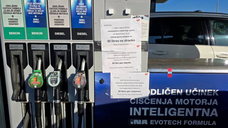 Kaos na bencinskih servisih: vsak liter dizla šteje