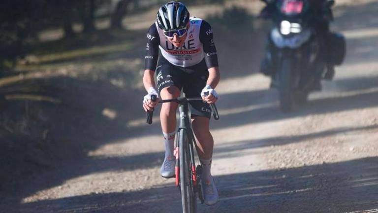 Pogačar začel sezono z zmago med oljčnimi nasadi