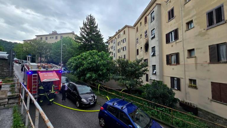 Požar in eksplozija v Ulici Carmelitani na Greti