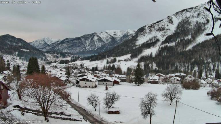 Nedelja in ponedeljek bosta povečini suha