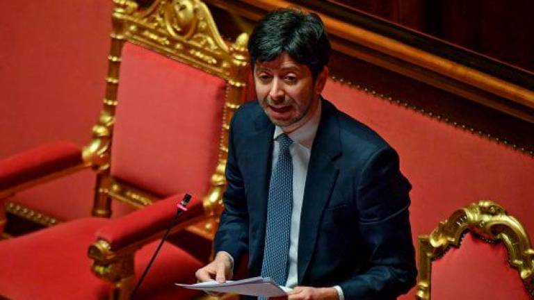 Minister Speranza v senatu potrdil podaljšanje ukrepov