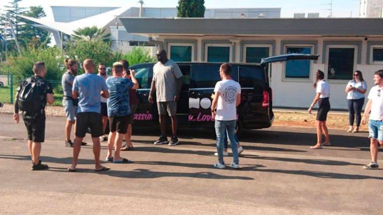 Shaquille O’Neal vrtel glasbo na Pagu