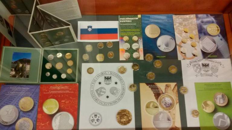 Ob kronah, dinarjih in lirah Rebulova medalja