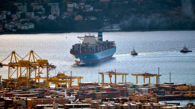Zaprti Suez logistična mora za tržaško pristanišče