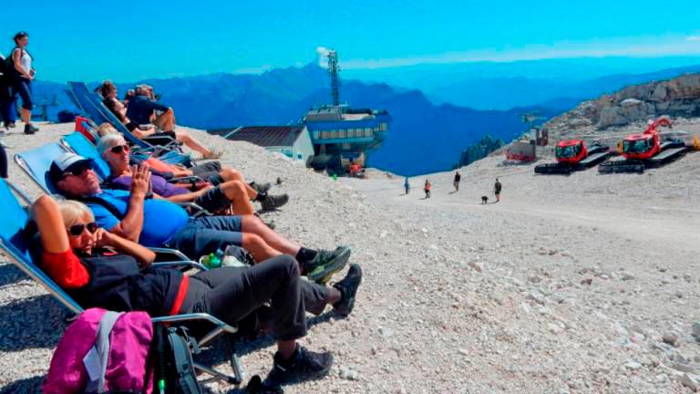 Bojan Križaj s poslovnimi partnerji v Bovcu o interesu za vlaganja v Kanin