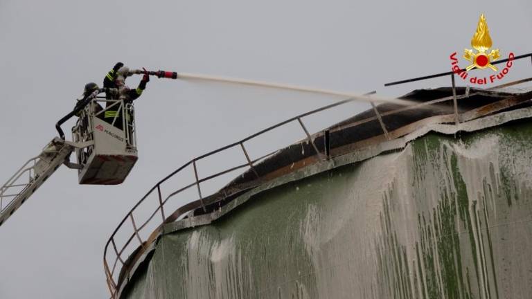 Počilo v skladišču goriva