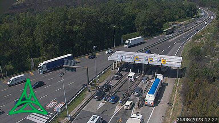 Zgoščen promet in zastoji na avtocesti A4