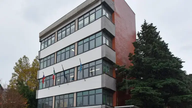 Imenovali ravnatelje za šole, na katerih so bila mesta odkrita