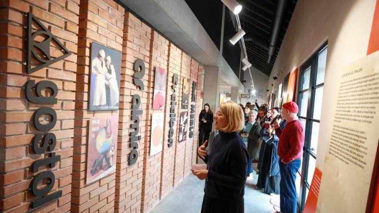 Zgodovino prikazujejo skozi zgodbe ljudi