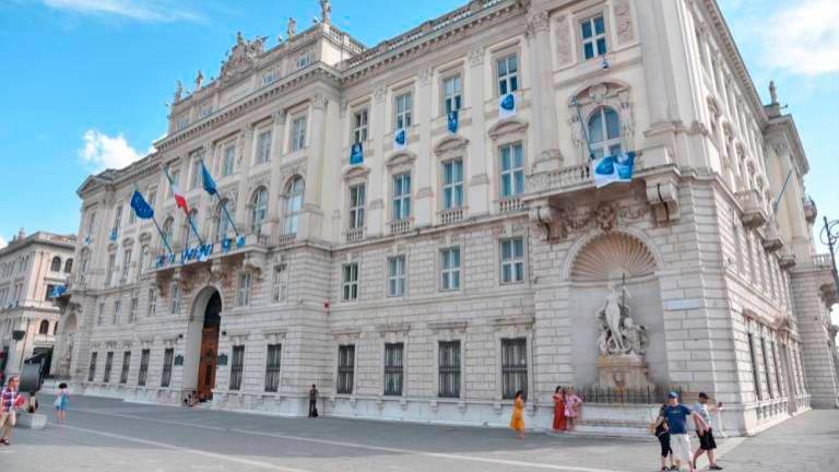 Lloydovo palačo na Velikem trgu bodo prenovili