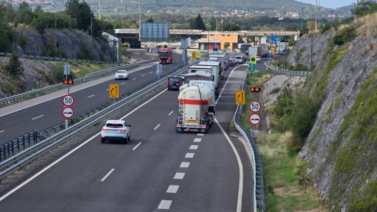 Na Fernetičih za zdaj brez zastojev