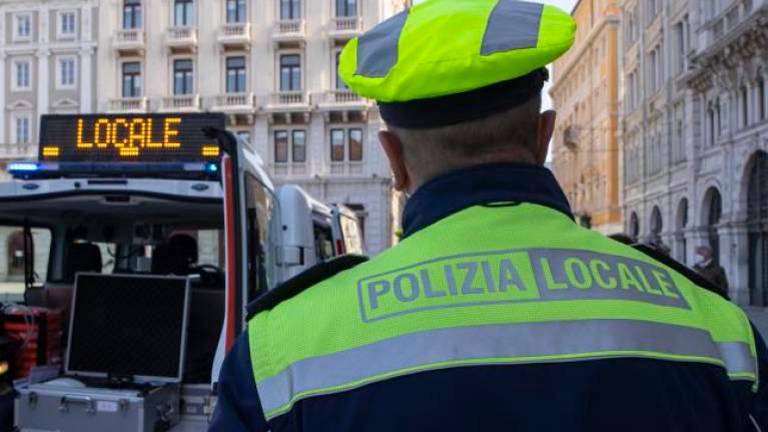 Učence je v šolo peš pospremil lokalni policist
