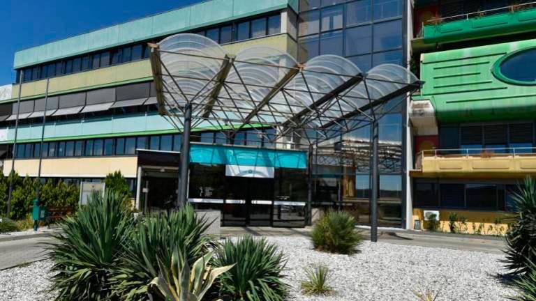 Na oddelku interne medicine izolske bolnišnice prepovedali obiske