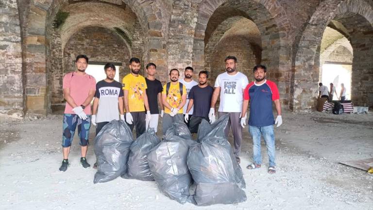 Iz Kanduale odpeljali 25 vreč smeti