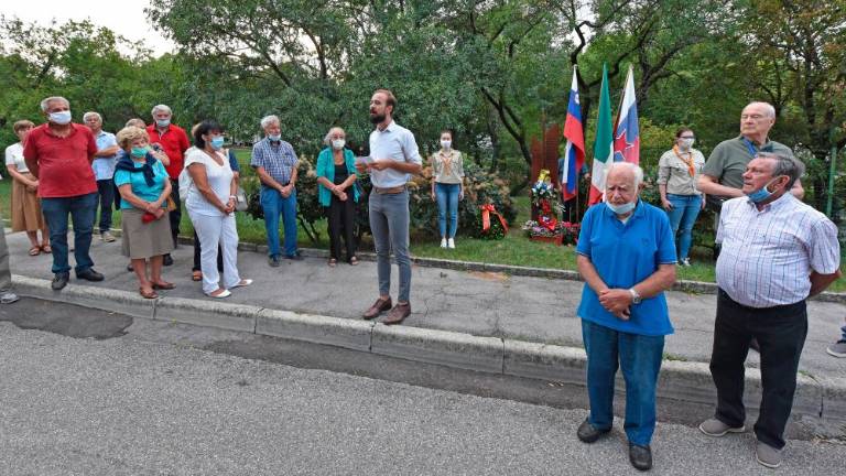 V spomin na pred 76 leti ustreljene kurirke in partizane