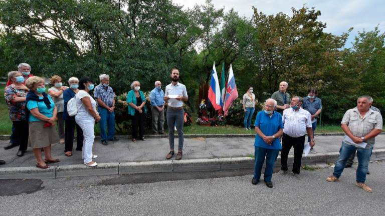 V spomin na pred 76 leti ustreljene kurirke in partizane