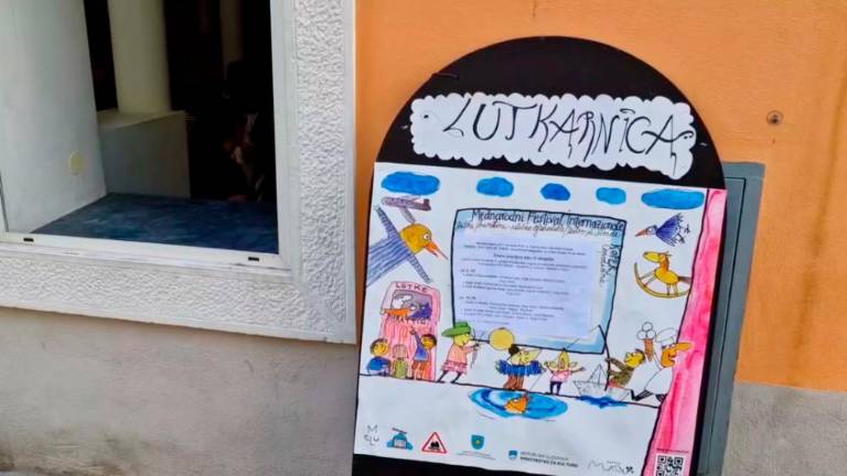 V Kopru odpirajo Lutkarnico