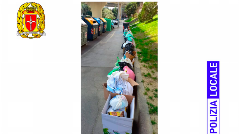 Zaradi polnih zabojnikov odpadke odlagali na pločnik