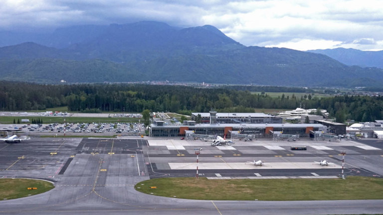 Na Letališču Ljubljana lani deset odstotkov več potnikov