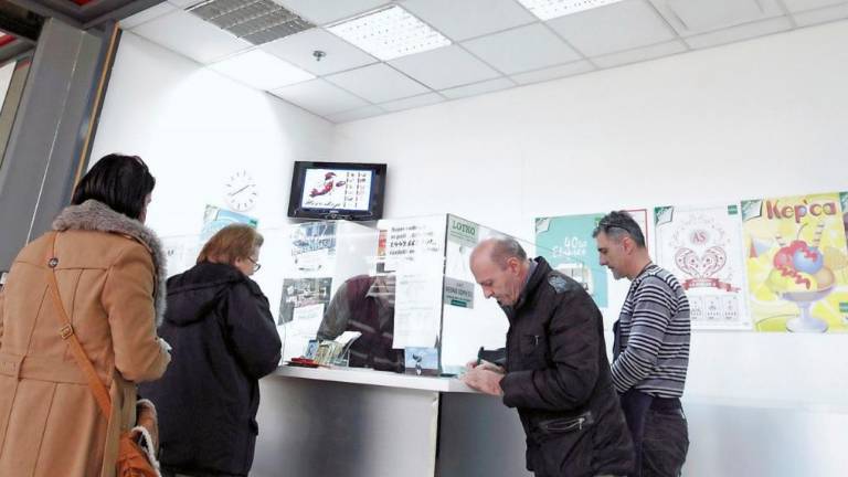 Dobitnik Eurojackpota le prevzel 37 milijonov evrov