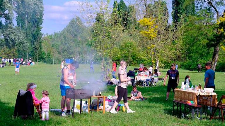 Izletniki in piknikarji bodo zadovoljni z vremenom