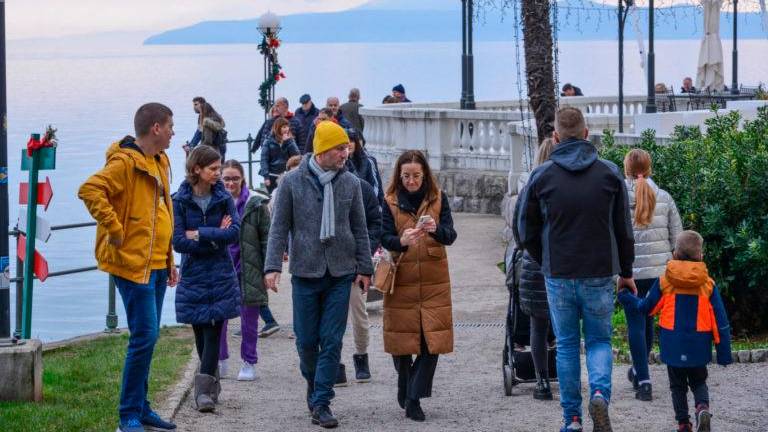 Na Hrvaškem med prazniki več kot 200.000 turistov