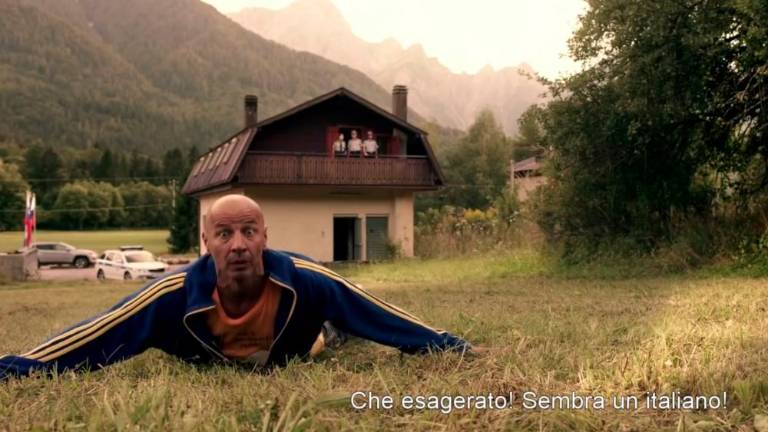 Cinična slovenska policistka Angela Finocchiaro zasledovala prebežnika Alda