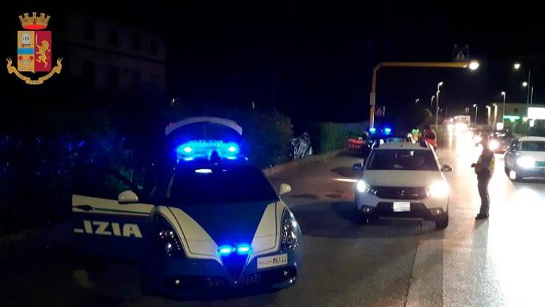 Dolg 5200 evrov poravnal kar pred policisti