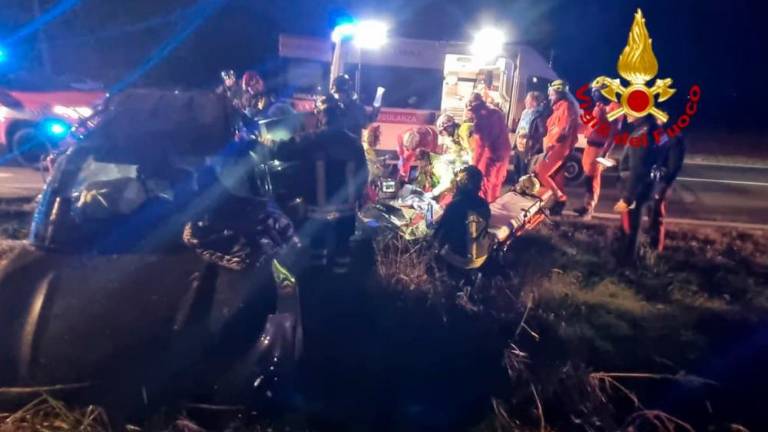 V silovitem trčenju eden od voznikov hudo poškodovan