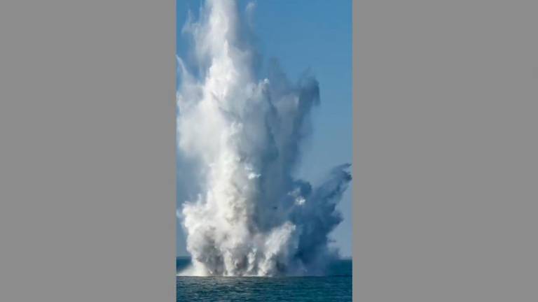 Sredi Tržaškega zaliva razstrelili 230-kilogramsko bombo