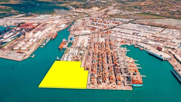 Luki Koper zelena luč za podaljšanje kontejnerskega pomola