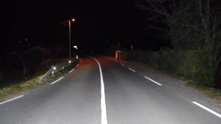 V Goriških Brdih povozil pešca in zbežal