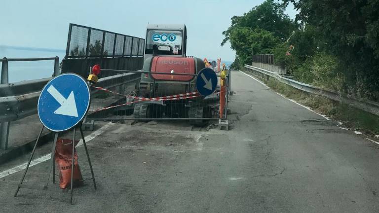 V Križu zaprli cesto za Brojnico