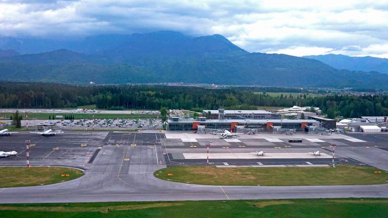Z Brnika tudi v Podgorico, Helsinke, Edinburgh in na pariški Orly