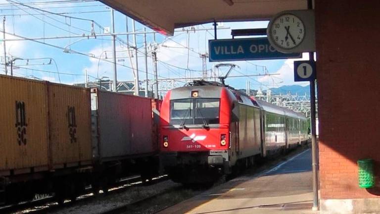 Vlak z Dunaja prispel na Opčine
