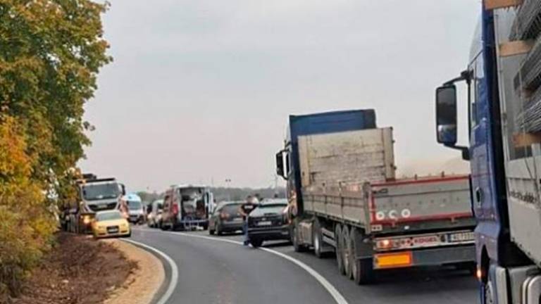 V nesreči avtobusa v Srbiji dva mrtva in 80 poškodovanih