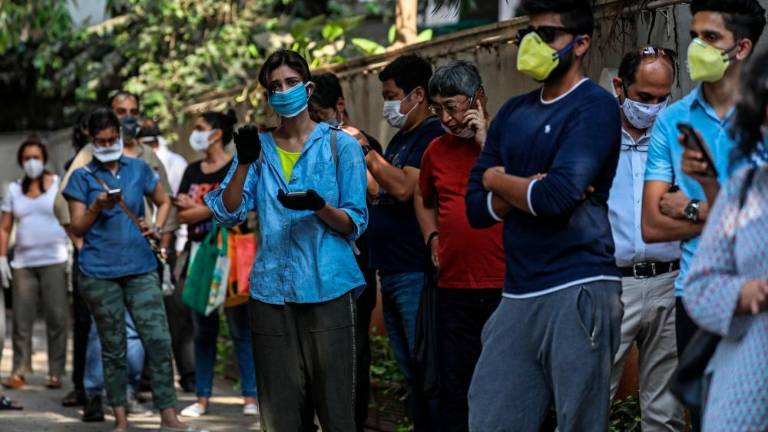 Dvojčka imenovali Corona in Covid