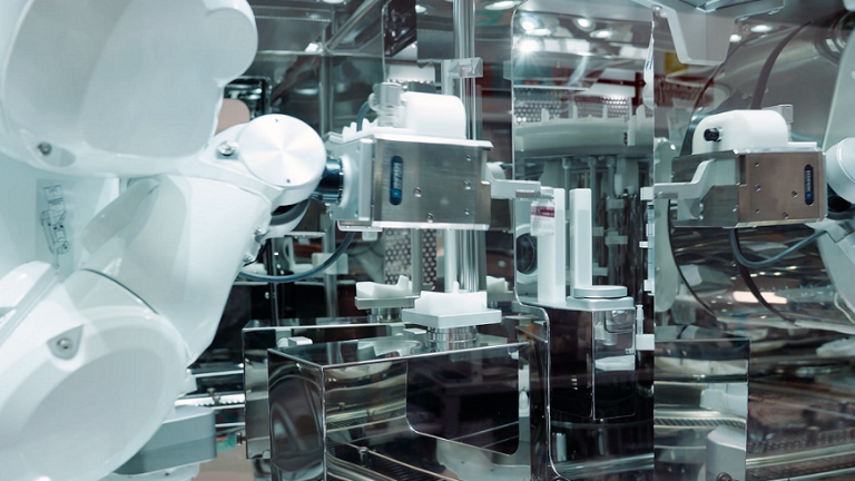 Robotska roka bo natančno dozirala pediatrična zdravila