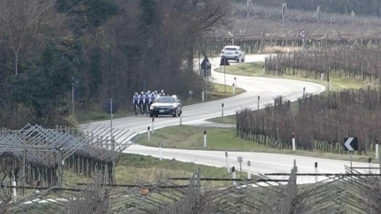 Iz avtomobila streljal proti kolesarjem