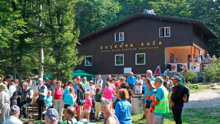 Iščejo novega oskrbnika Vojkove koče na Nanosu