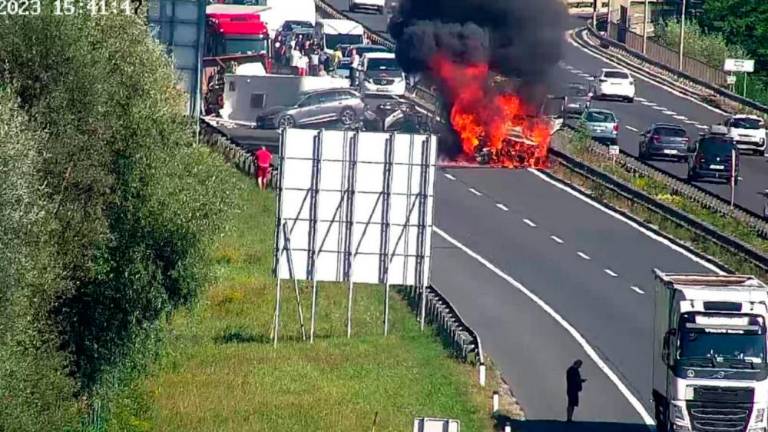 V prometni nesreči na južni ljubljanski obvoznici trije mrtvi