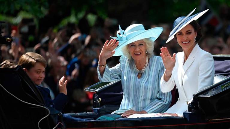 V Londonu se je začelo praznovanje ob jubileju kraljice Elizabete (foto)