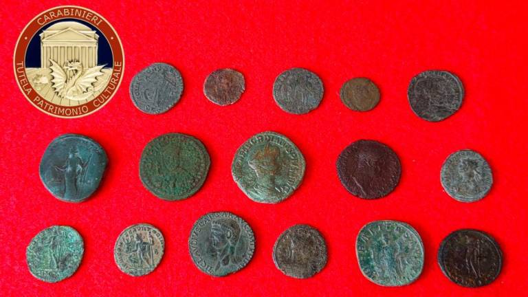 Oglejskemu muzeju izročili 62 rimskih kovancev