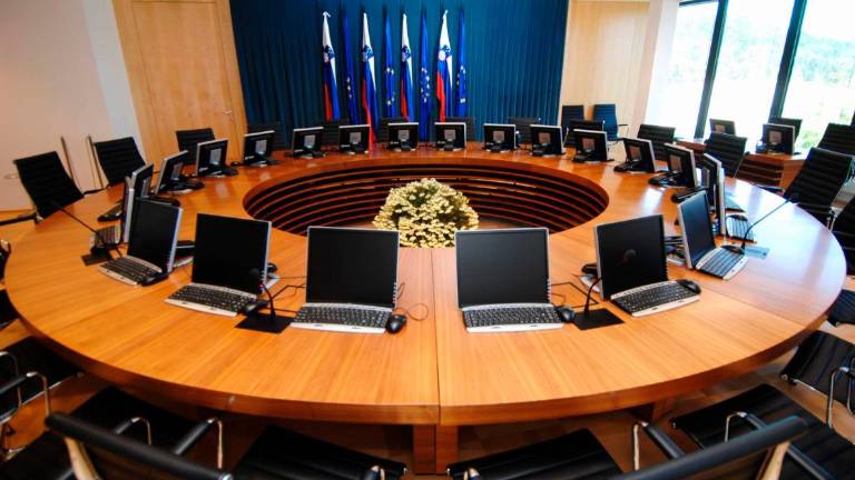 Listo ministrskih kandidatov Janez Janša uradno vložil v DZ