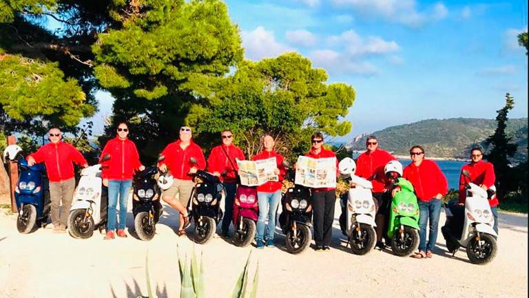 Posadka Maxi svinje na Visu <i>(Marco Voneki)</i>