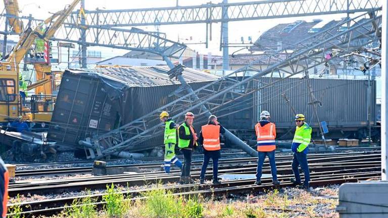 Železniški kolaps po vsej Italiji zaradi iztirjenega vlaka