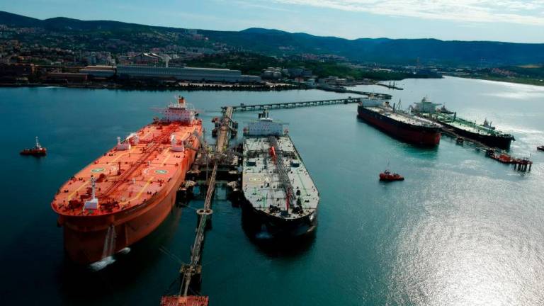 Siot z več kot 44-milijonsko naložbo v pomorski naftni terminal